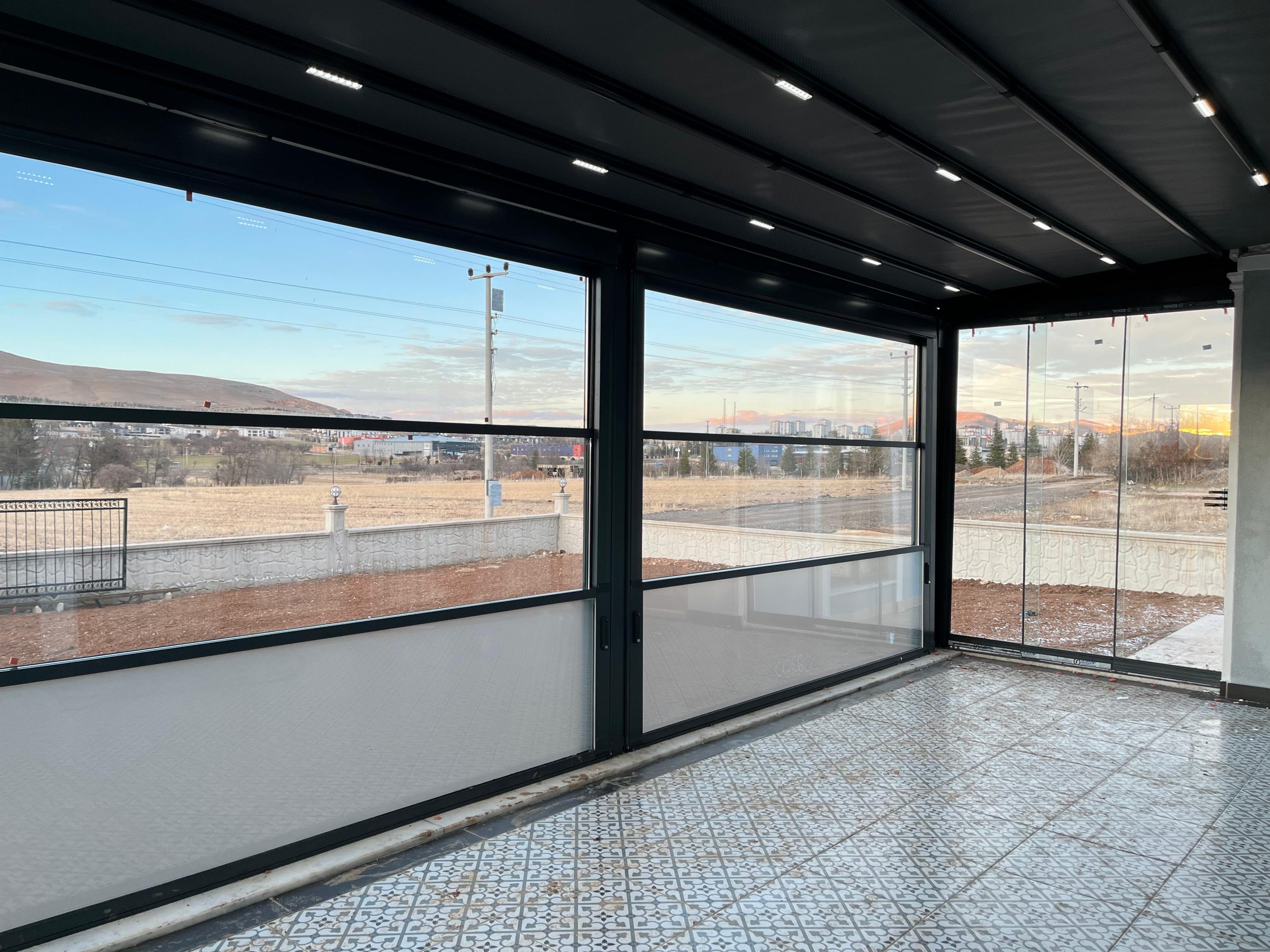 Giyotin Cam ve Pergole Sistemleri-Elazığ Tente (1)